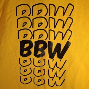 NNWT Graphic BBW Yellow Tee